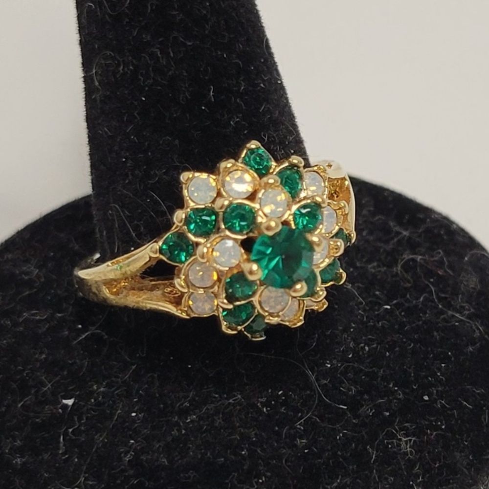 Size 7 Gold Plated Cluster Ring
